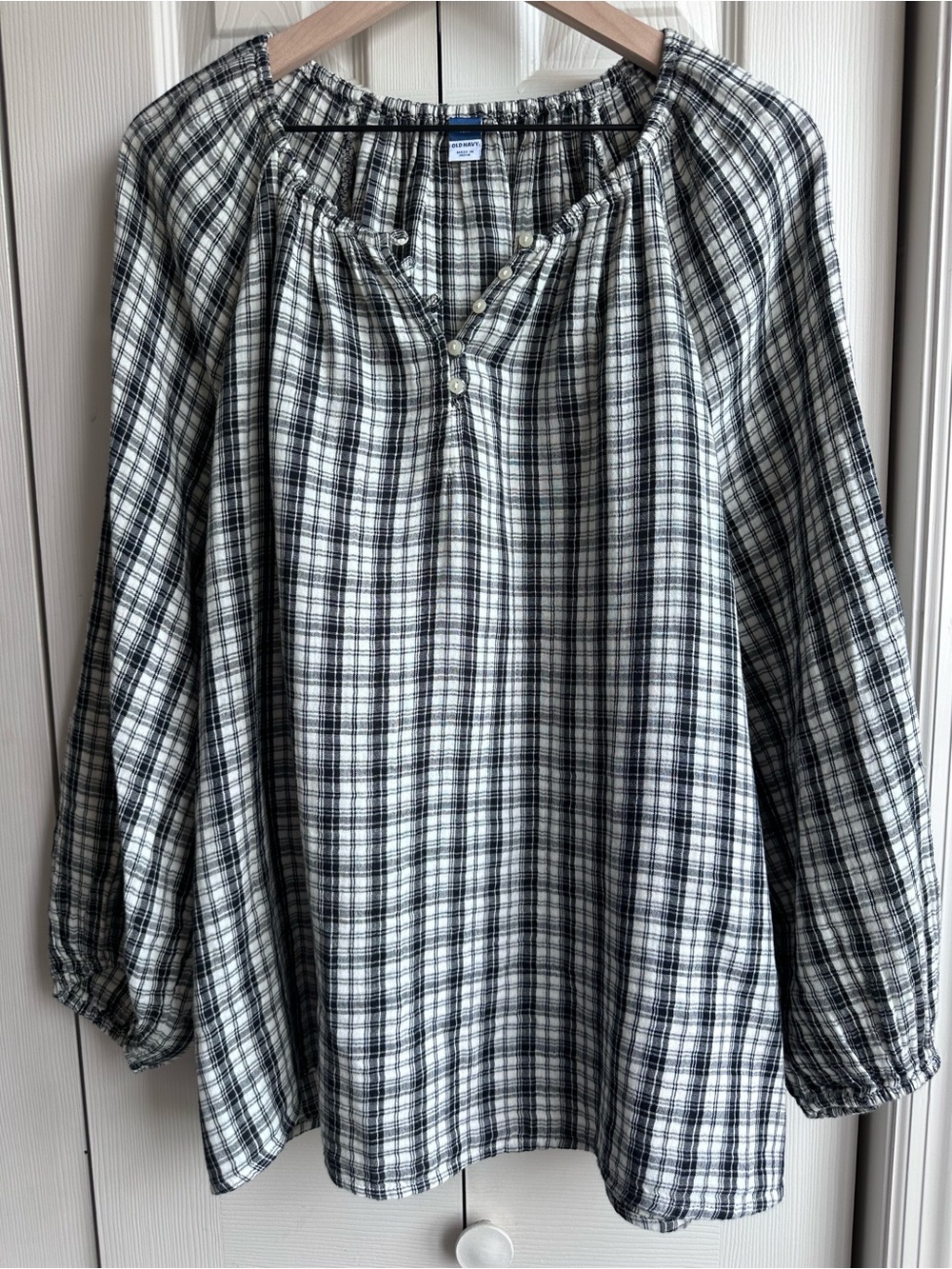 Old Navy Black and White Plaid Button-Front Blouse
